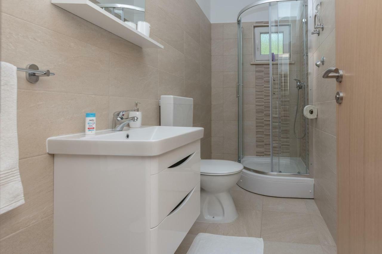 Apartmani Jadranka Starigrad Exterior photo