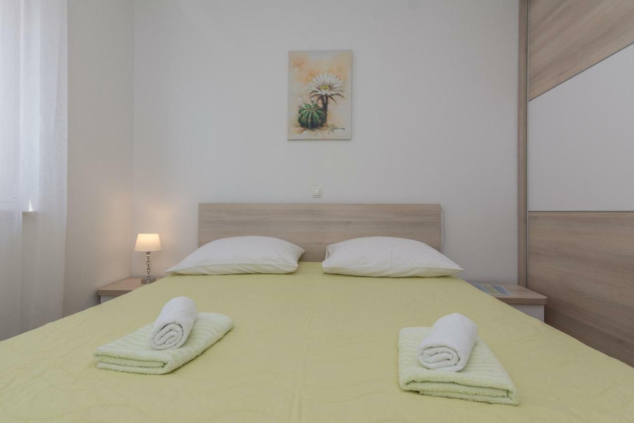 Apartmani Jadranka Starigrad Exterior photo