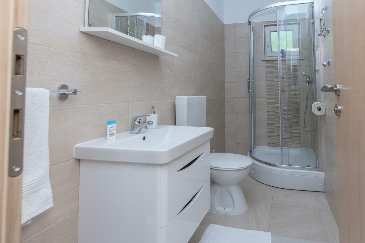 Apartmani Jadranka Starigrad Exterior photo