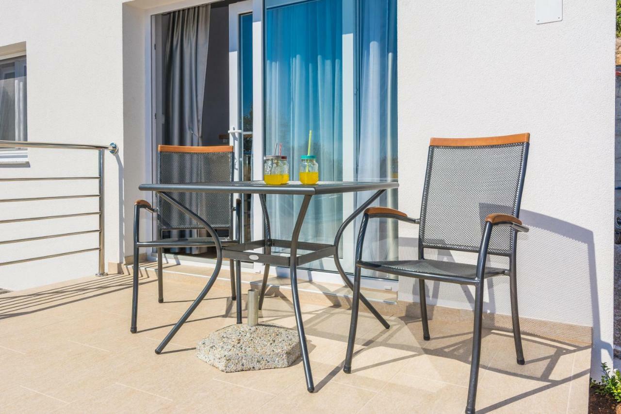 Apartmani Jadranka Starigrad Exterior photo