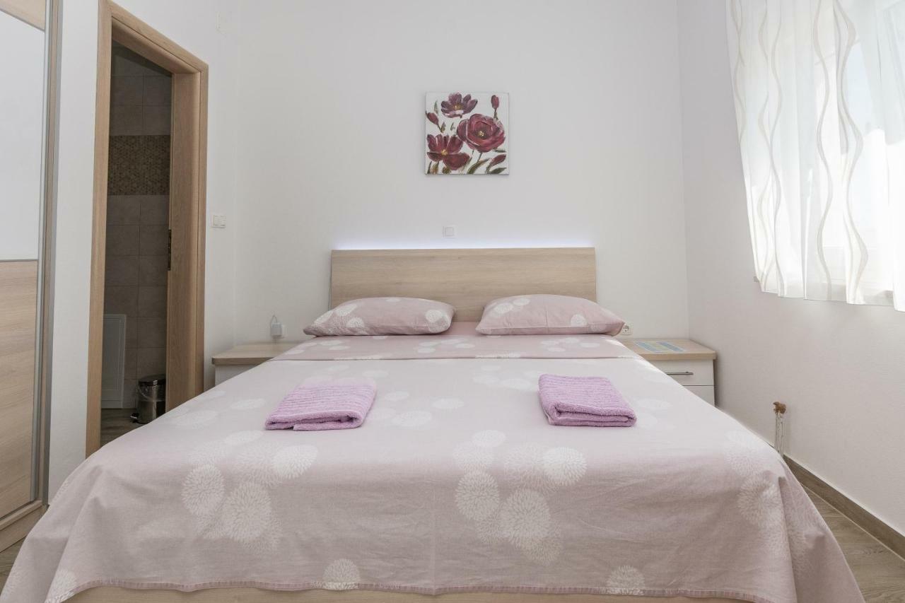 Apartmani Jadranka Starigrad Exterior photo