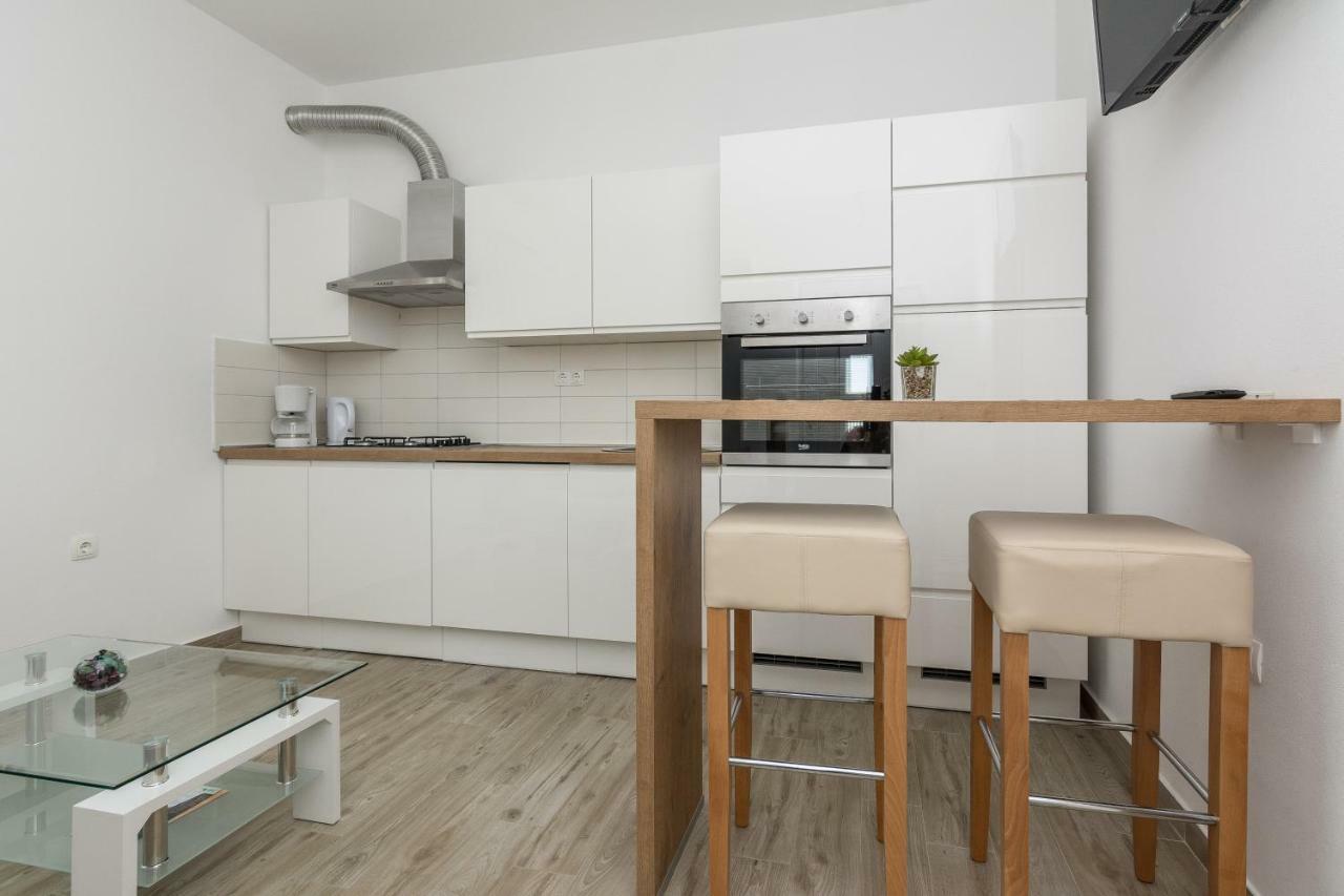 Apartmani Jadranka Starigrad Exterior photo