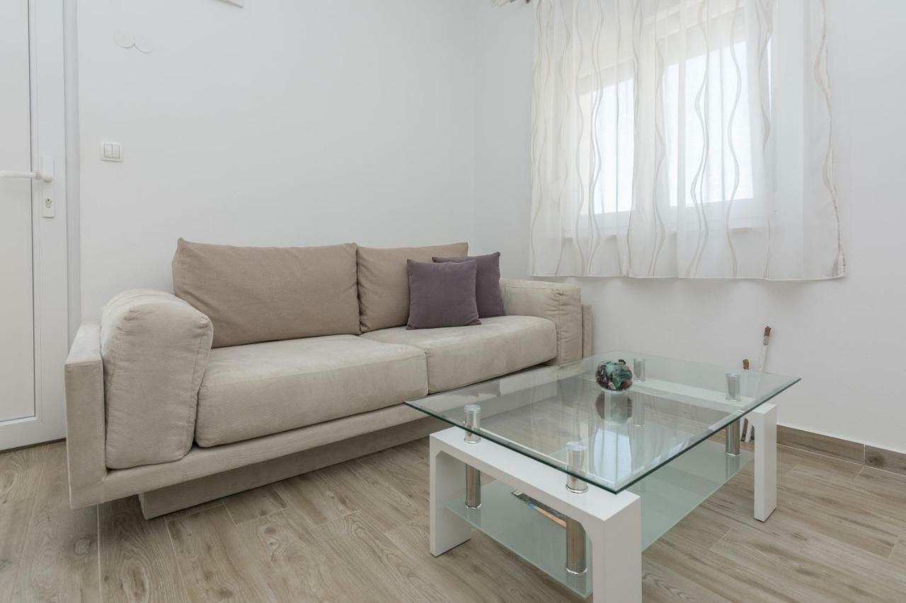 Apartmani Jadranka Starigrad Exterior photo
