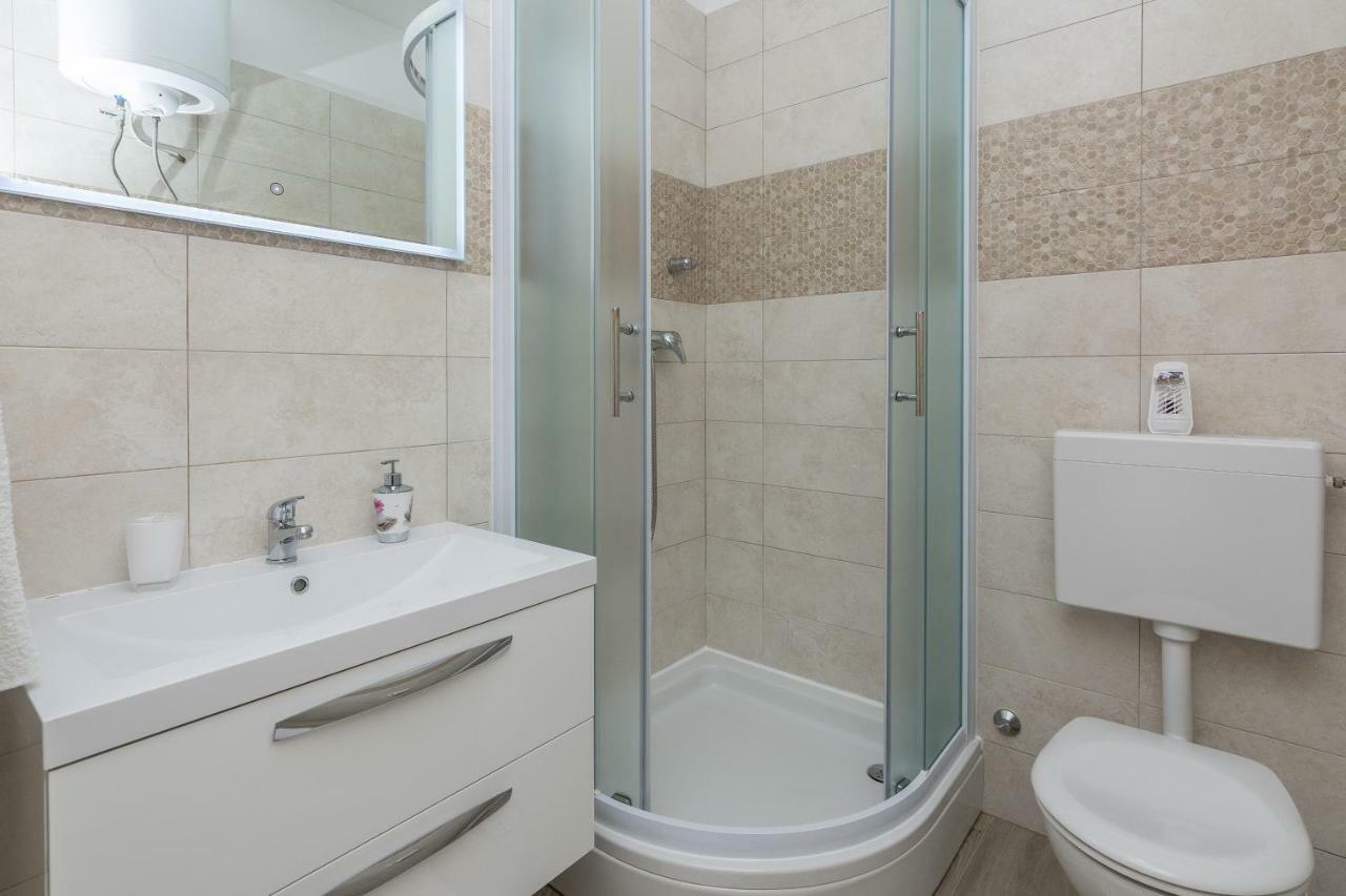 Apartmani Jadranka Starigrad Exterior photo