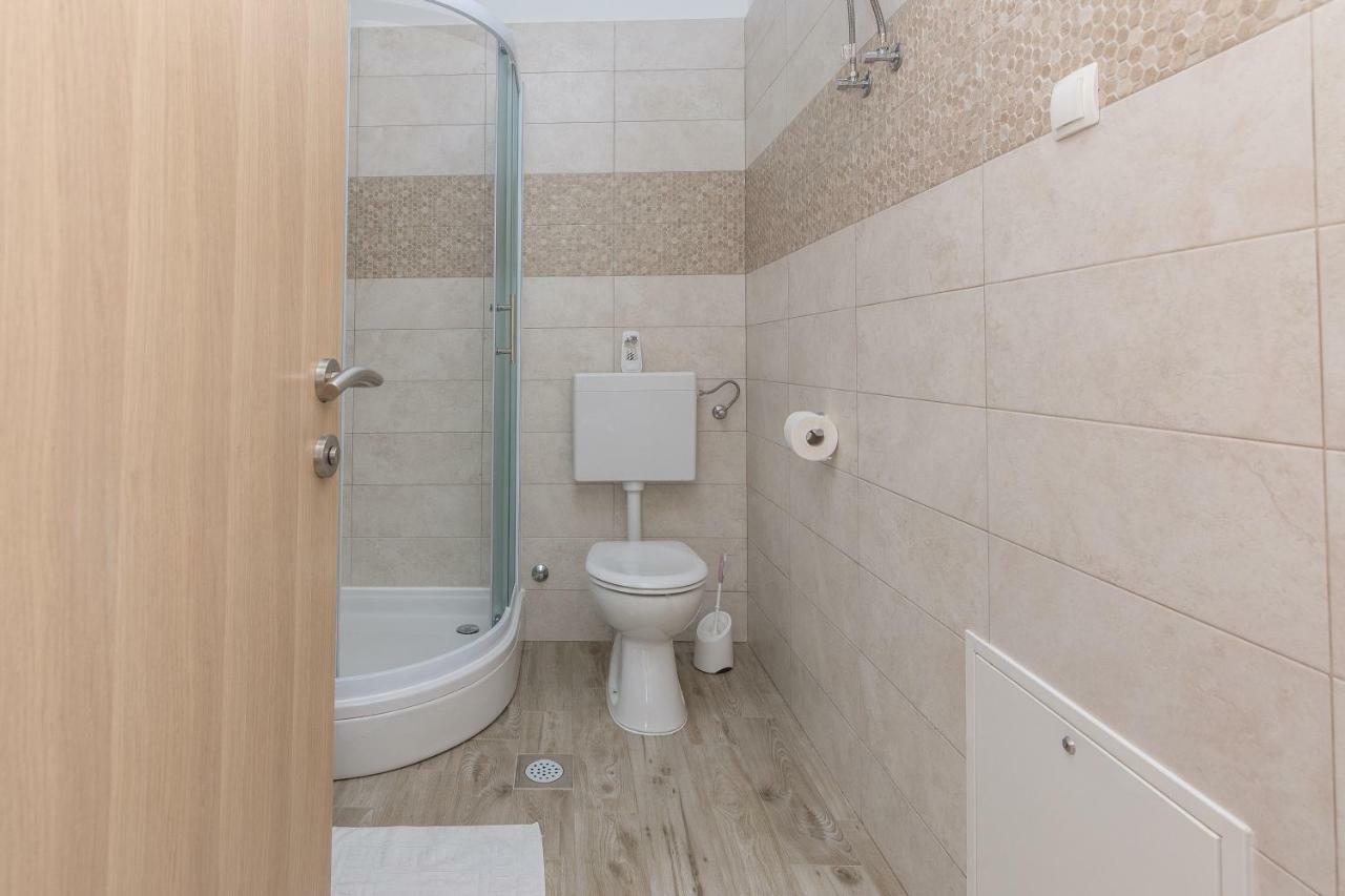 Apartmani Jadranka Starigrad Exterior photo